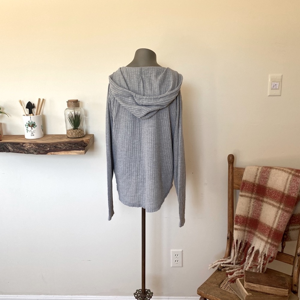 Gray Pullover - Picture 3 of 3